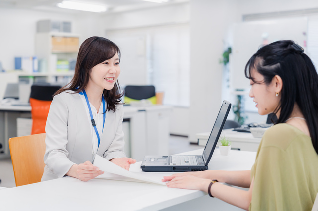 銀行と手形割引業者、どっちを選ぶ？【徹底比較】金利・審査の真実と賢い選び方